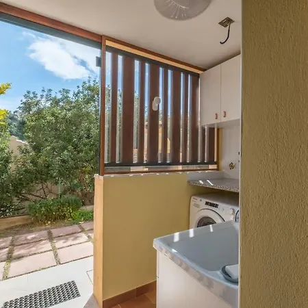 Sea View- 5 Minutes From The Garden, Wi-fi, Bbq Feriehus *