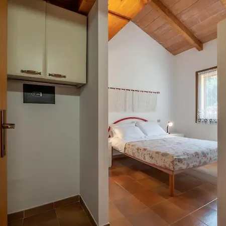 Sea View- 5 Minutes From The Garden, Wi-fi, Bbq Feriehus