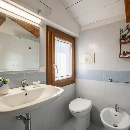 Sea View- 5 Minutes From The Garden, Wi-fi, Bbq Holiday home